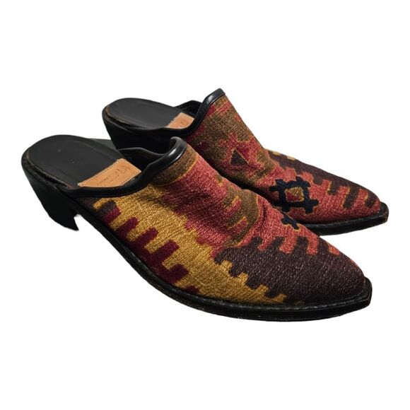 SOLD!! GREATER LA Tapestery Mule Boots - Size 8 - Picture 1 of 6